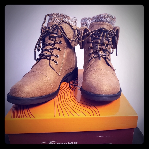 Shoes - Womens boots